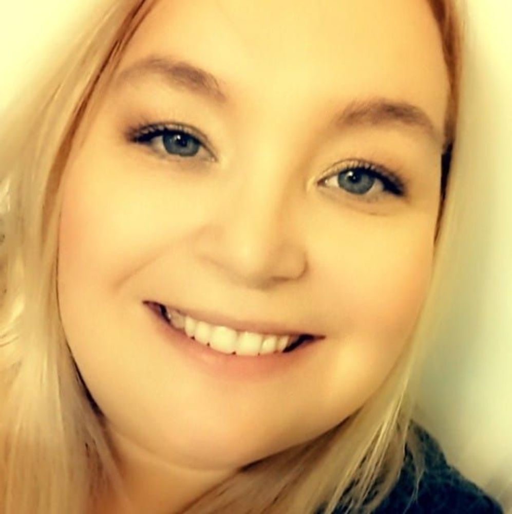 Meet your Posher, Genna